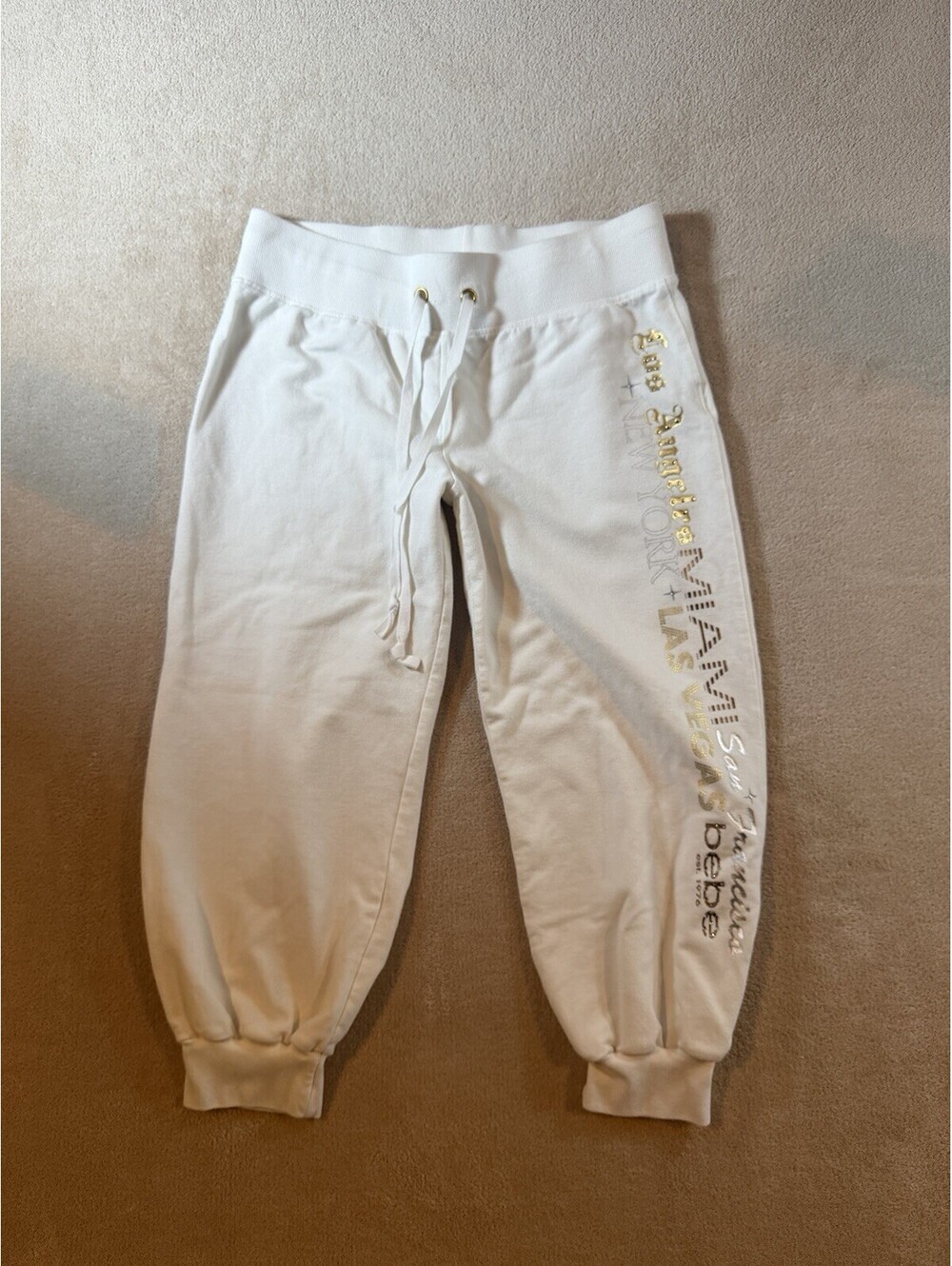 Bebe White Jogger Sweatpants Size M Cities Gold Silver Graphic Y2K